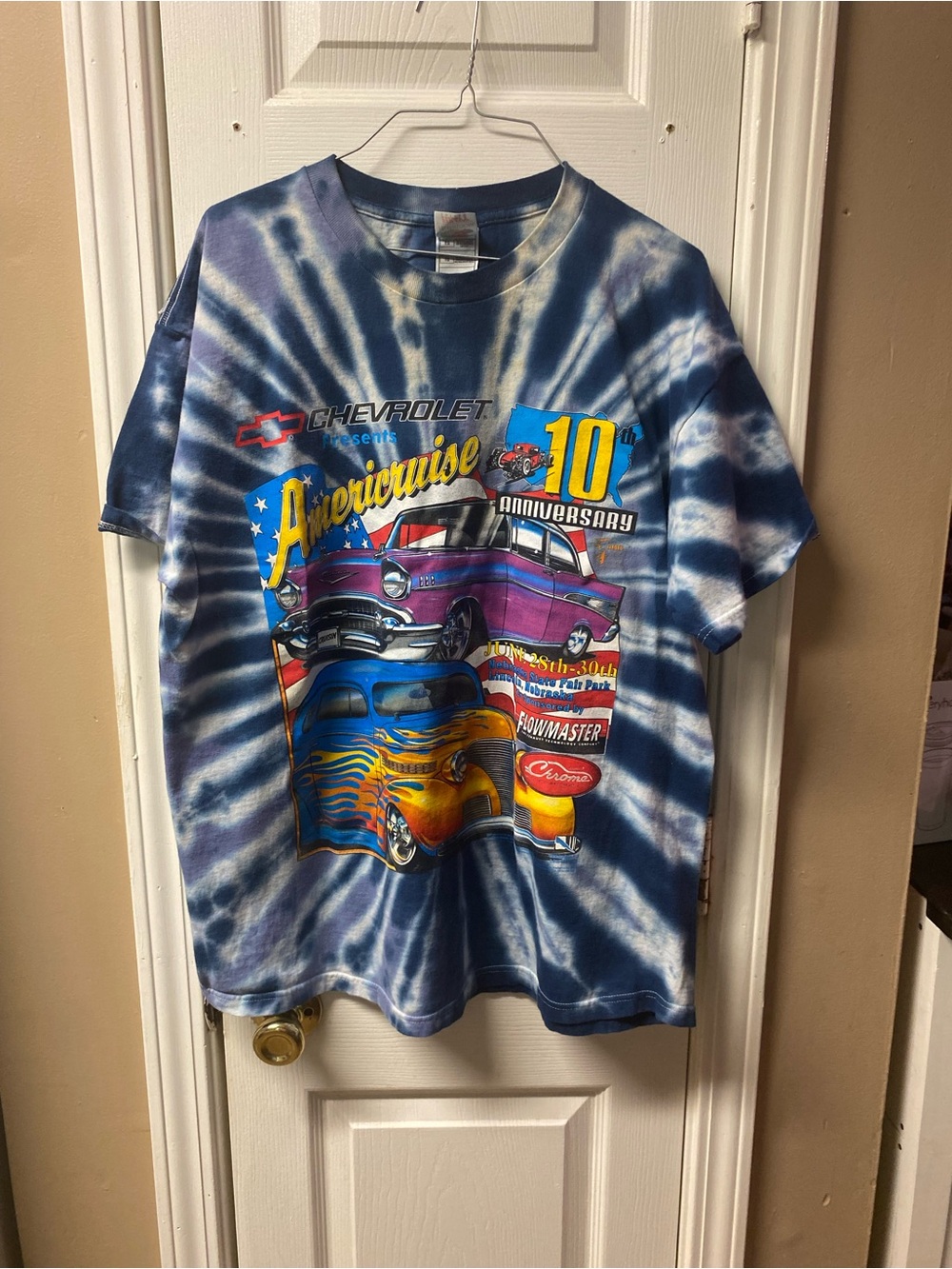 Vintage 1999  Blue and White Tie-Dye Chevrolet Americruise Graphic Tee